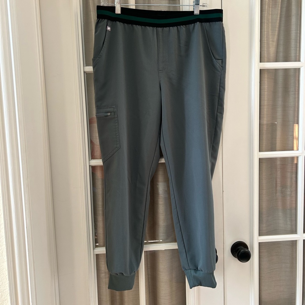 Green Technical Collection FIGS Scrub Bottoms Pants Size Medium/Petite EUC